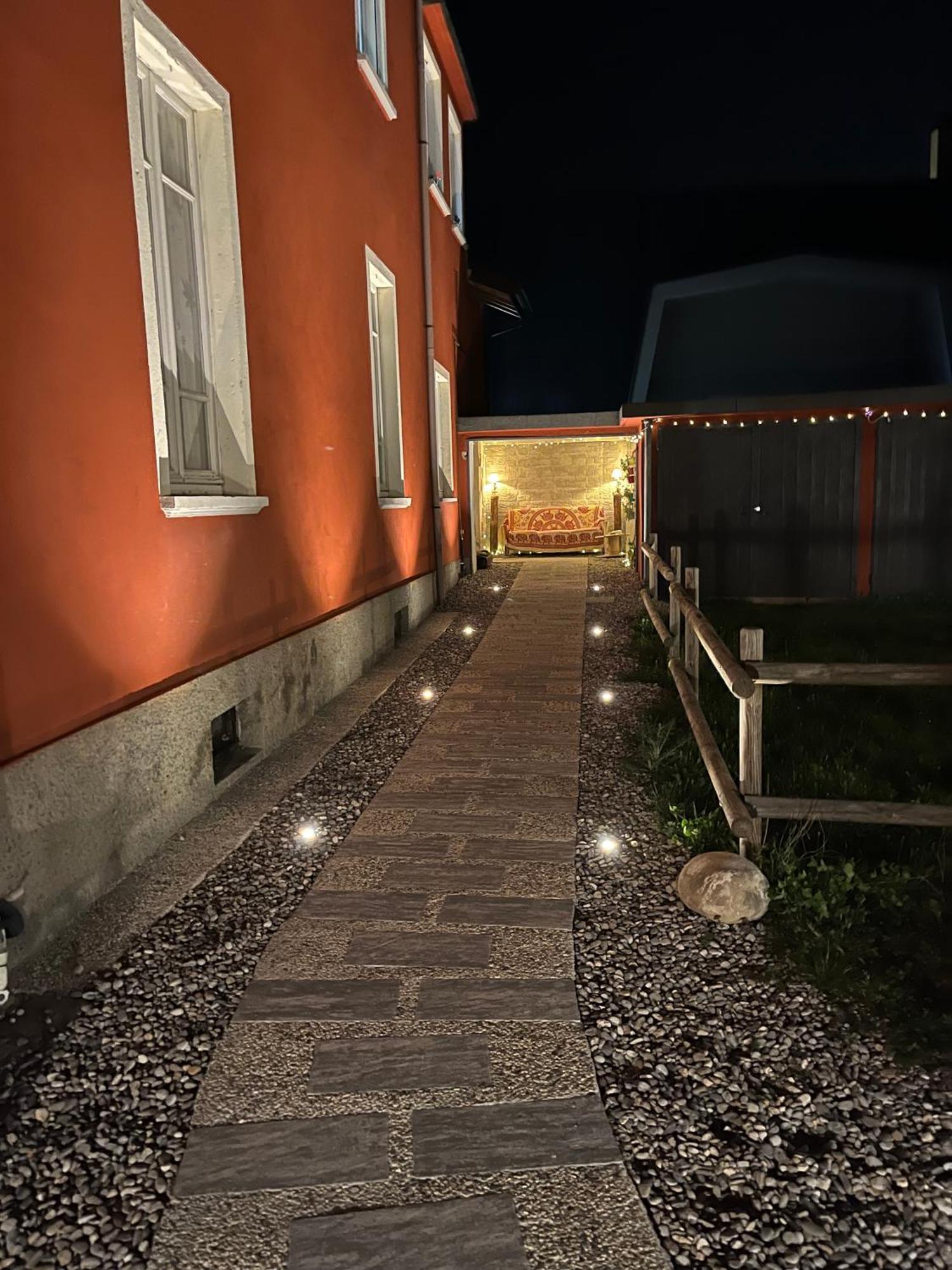 B&B Red House Garlate Экстерьер фото